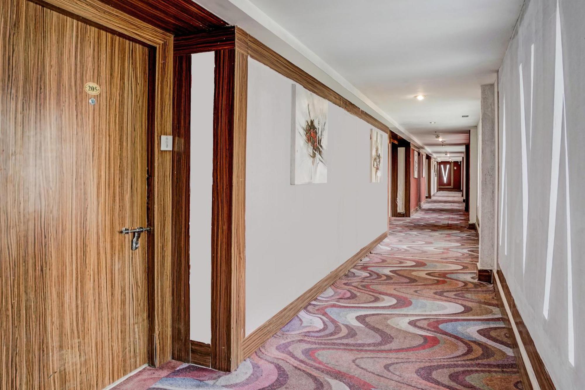 Townhouse 809 Royal Palms Hotel - Rose Collection Mumbai Eksteriør bilde